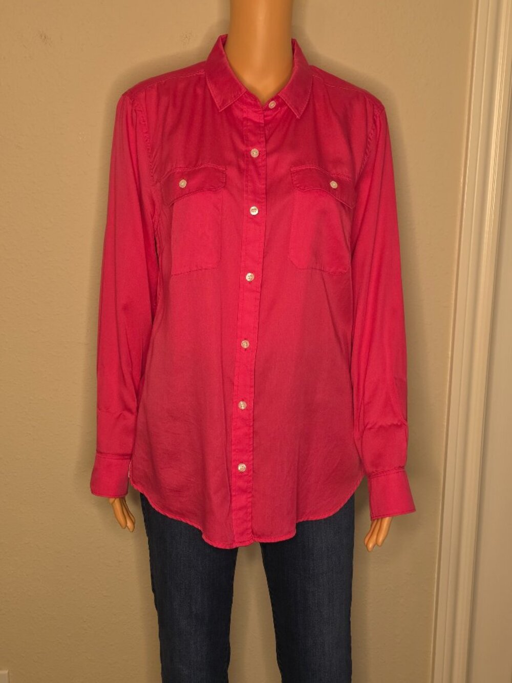 Tommy Bahama Women's Long Sleeve Button Down Shirt, Size Medium